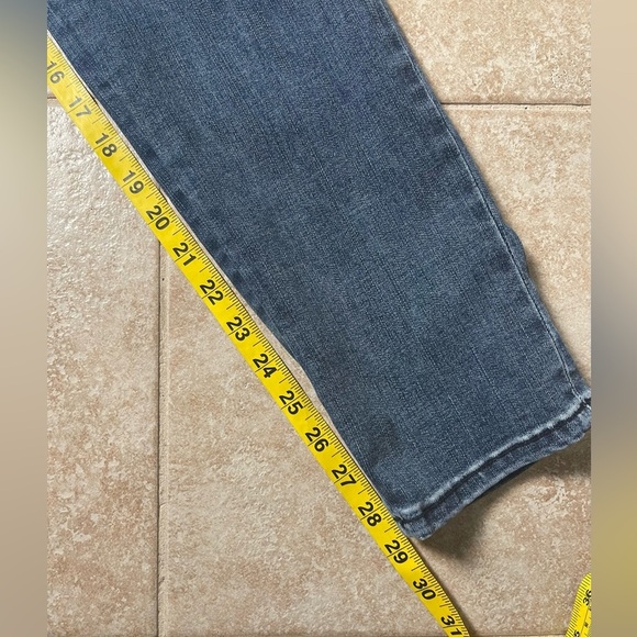 Chico's Secret Stretch Velvet
Applique Jeggings Size 6 - Picture 9 of 11